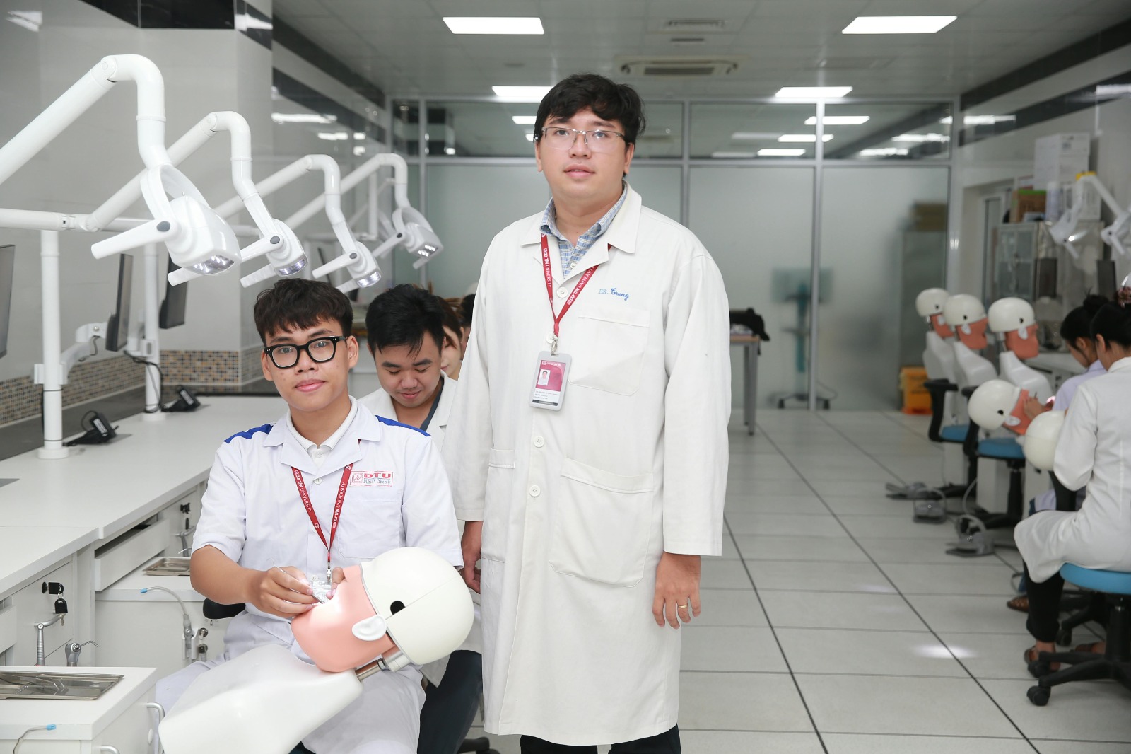How Medical Volunteering for Teens Boosts College Applications